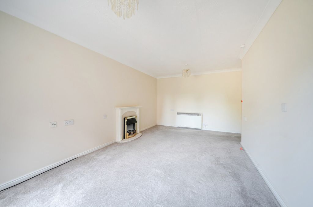 Property photo 3 of 12 1487494-12-6A687E...
