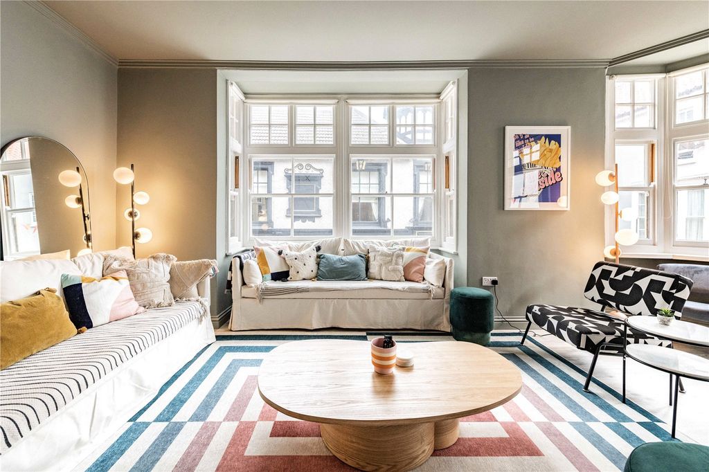 Property photo 3 of 16 Living Room