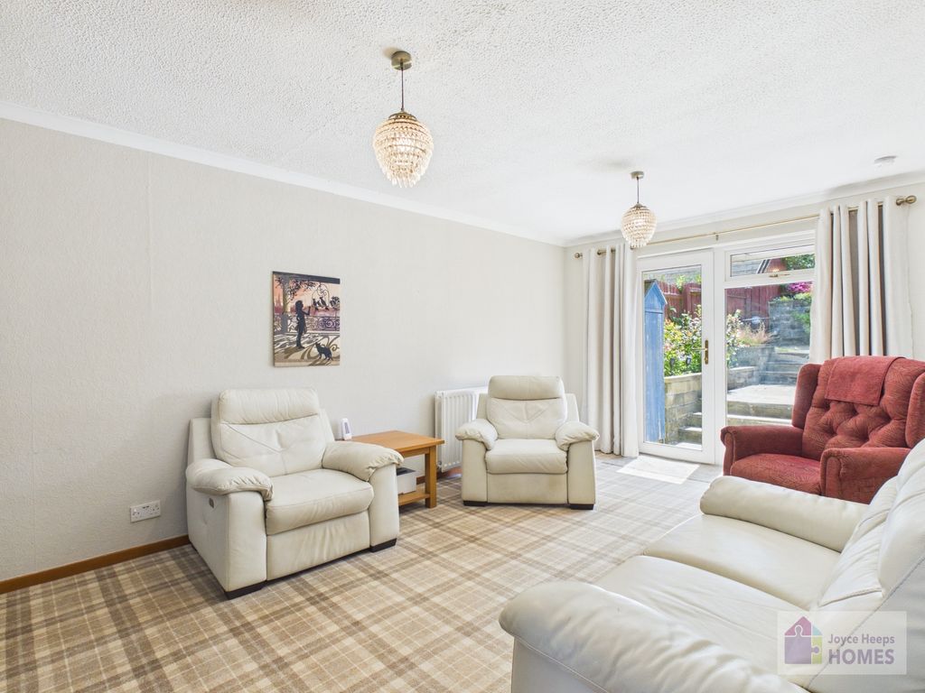 Property photo 3 of 19