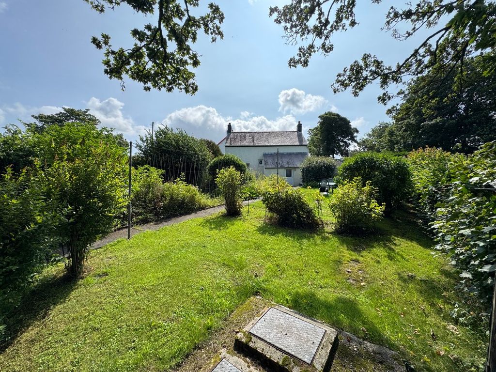 Property photo 3 of 39