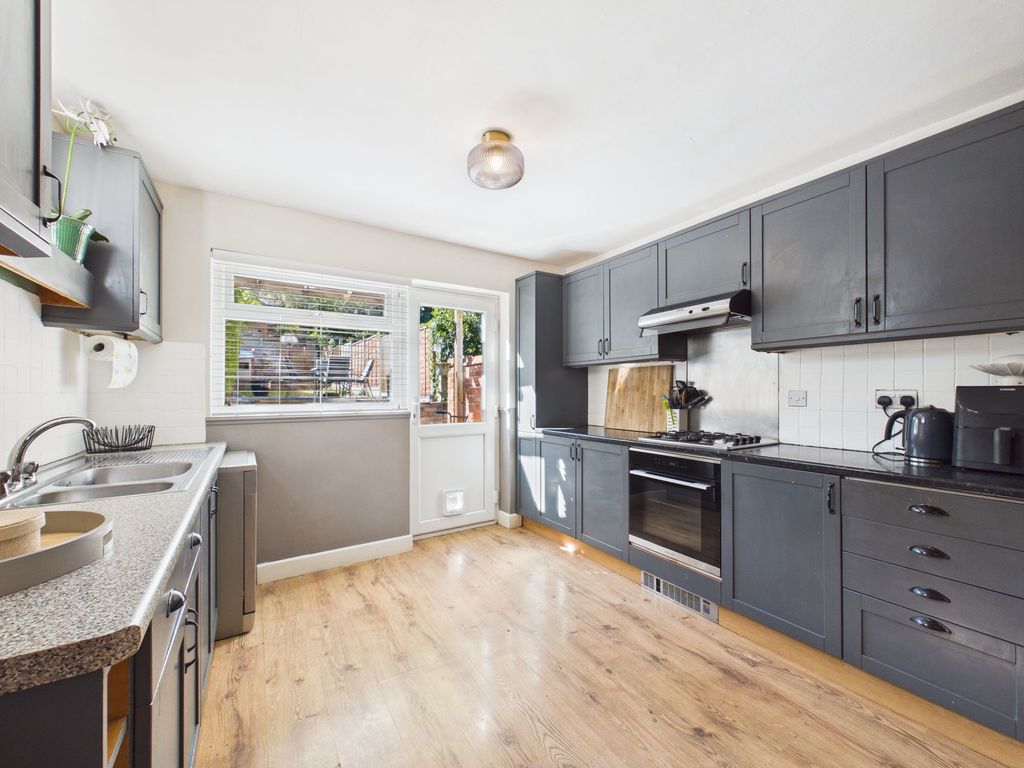 Property photo 3 of 18 Dining Kitchen