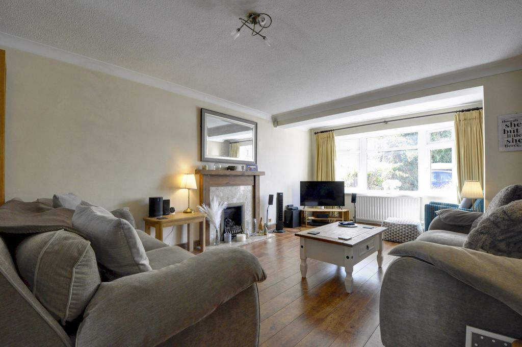 Property photo 3 of 15 Lounge 1