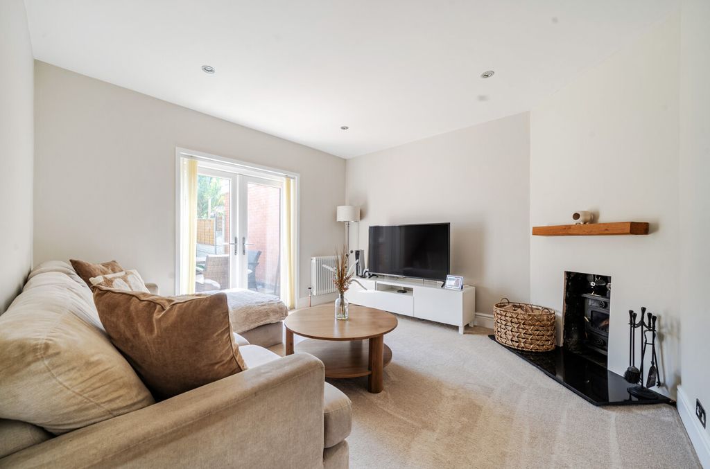 Property photo 2 of 14 1462935-1-6A1585A...