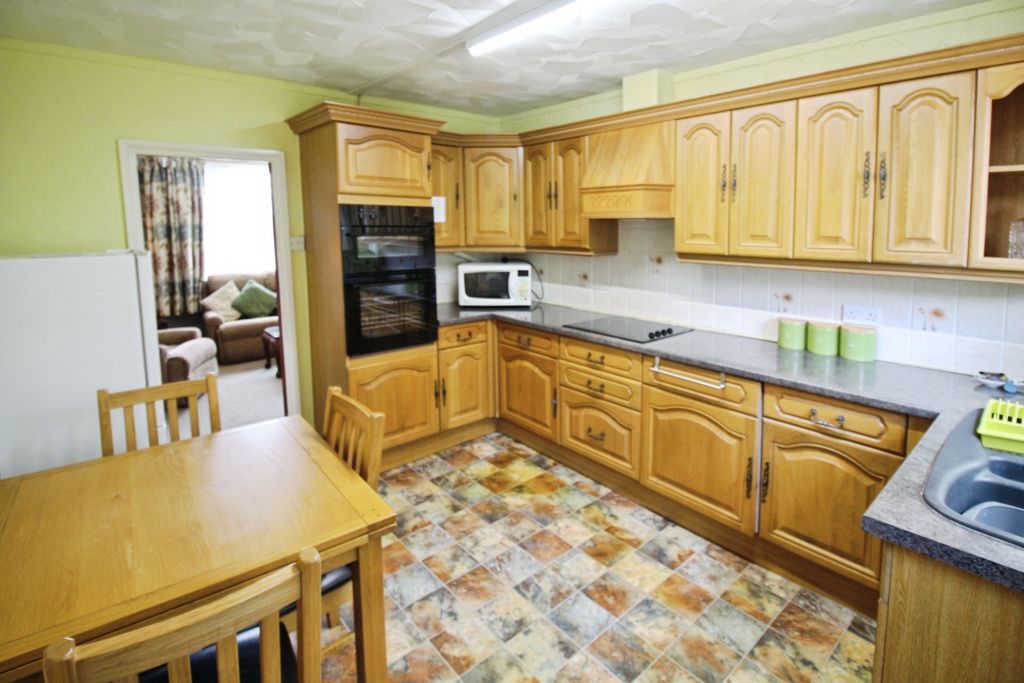 Property photo 3 of 20 Kitchen Diner