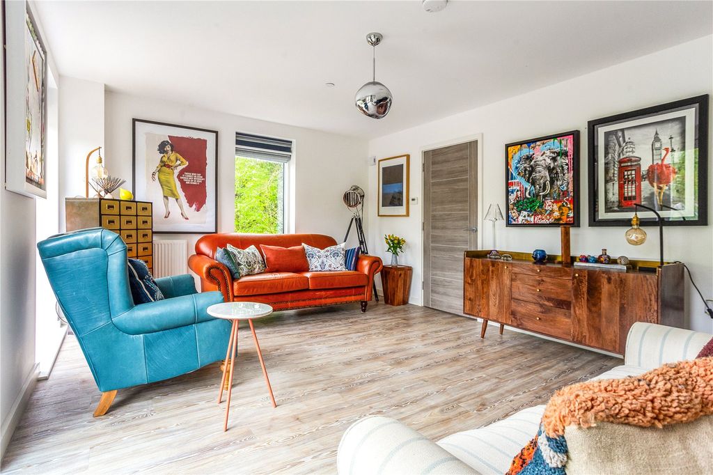 Property photo 3 of 12 Sitting Room