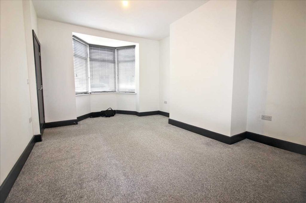 Property photo 2 of 10 Lounge