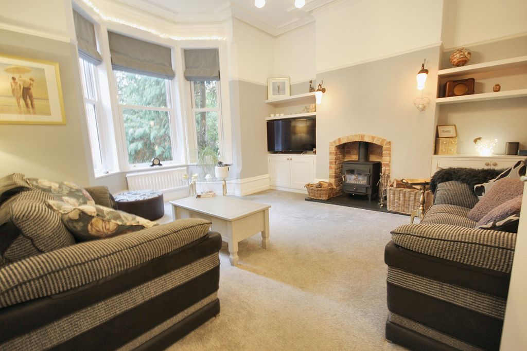 Property photo 3 of 24 Living Room