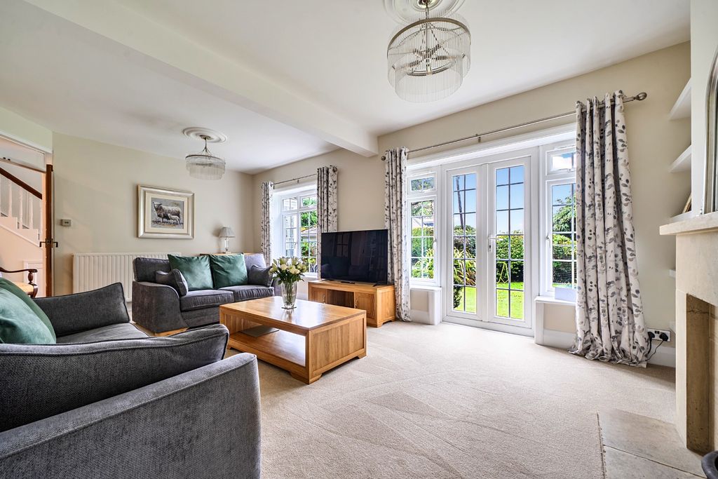 Property photo 2 of 28 5599363