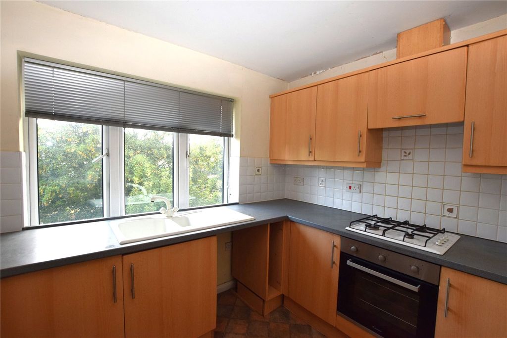 Property photo 2 of 9 Kitchen