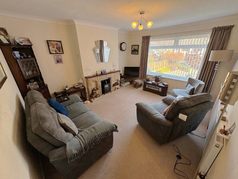 Property photo 3 of 26 Lounge