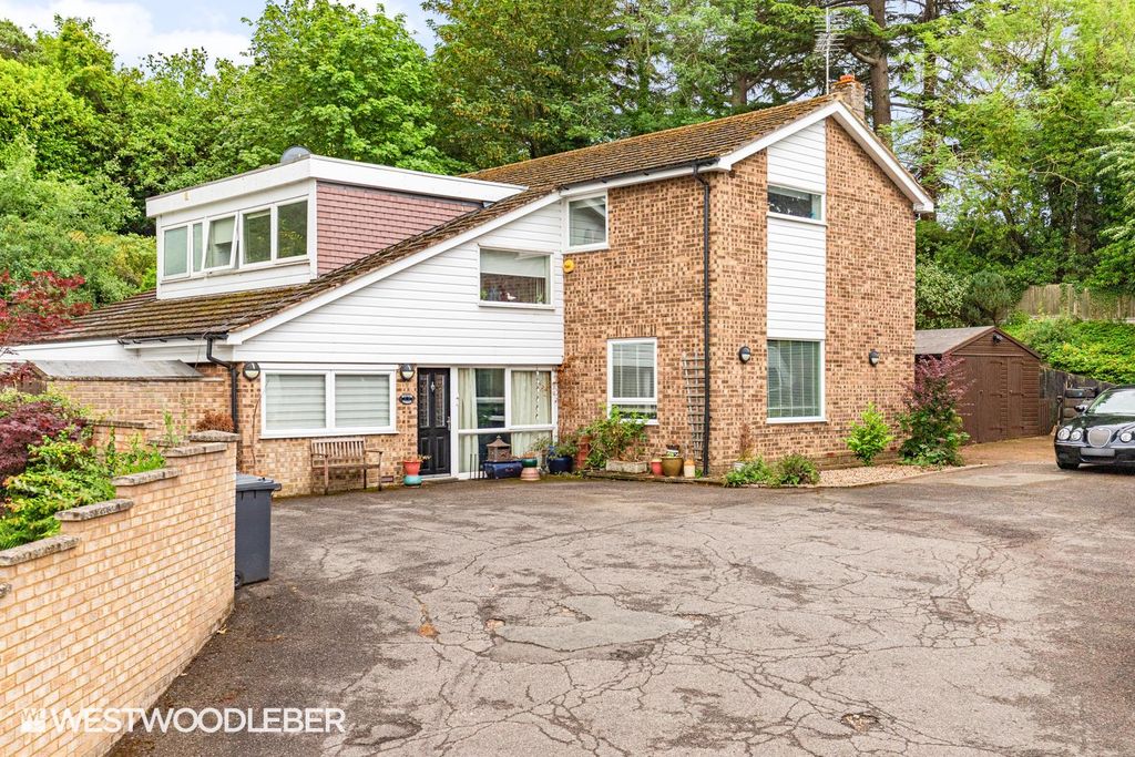 Property photo 1 of 62 Willowlodge_2.Jpg