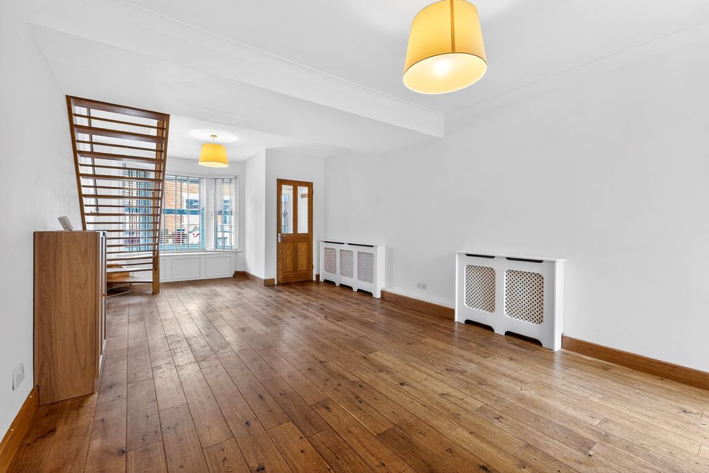 Property photo 2 of 21