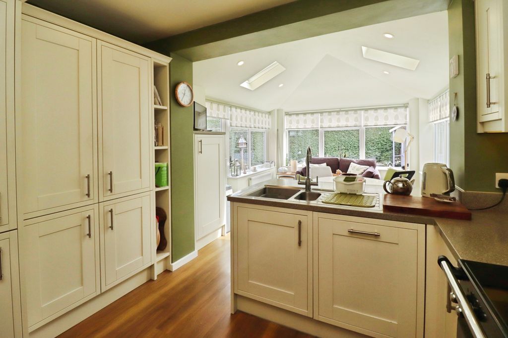 Property photo 2 of 25 349F3A9F-F-4B36-9092-5C36D3Aef29C-9392-0000044815F