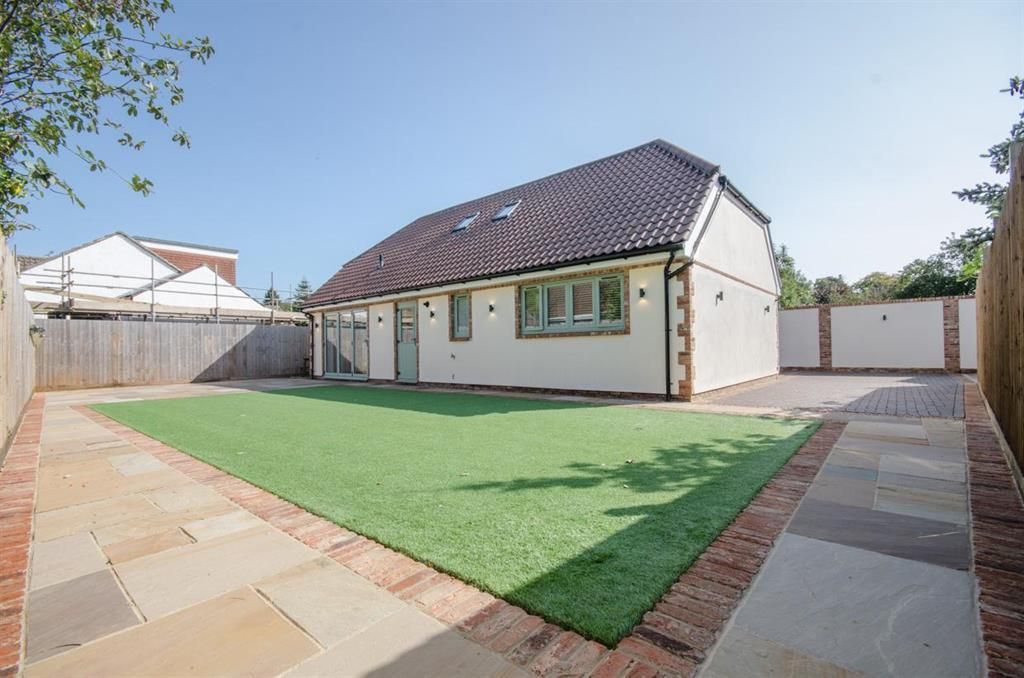 Property photo 2 of 26