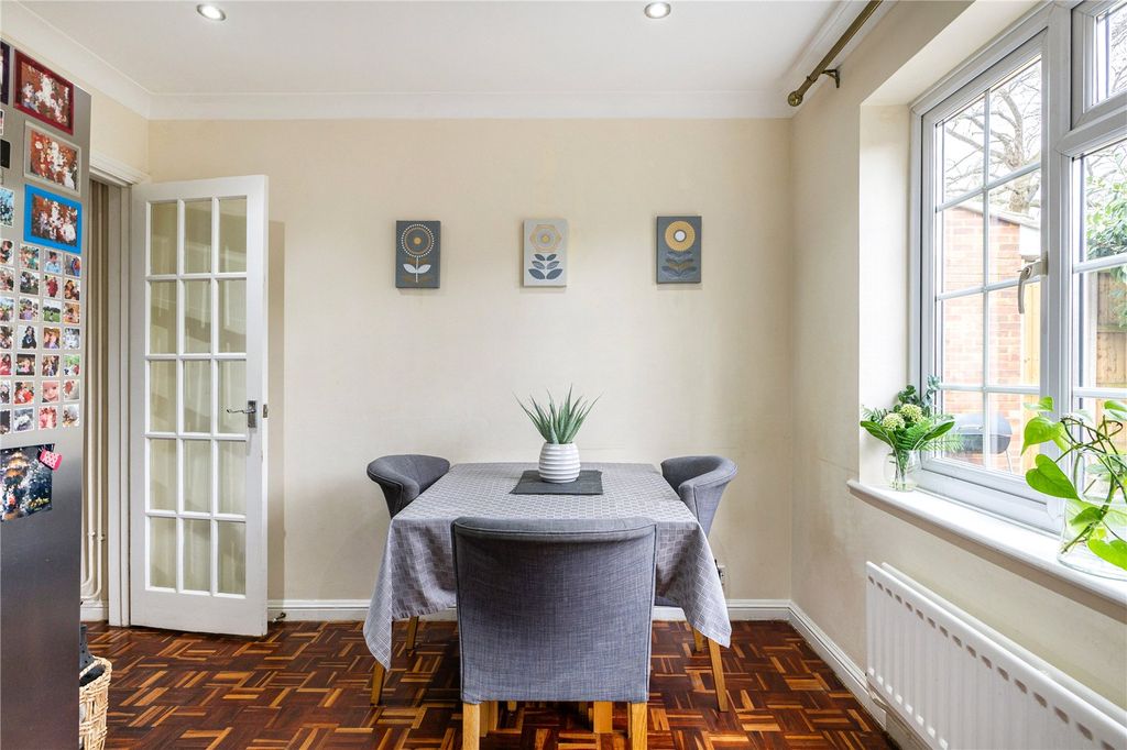 Property photo 3 of 10 Breakfast Area