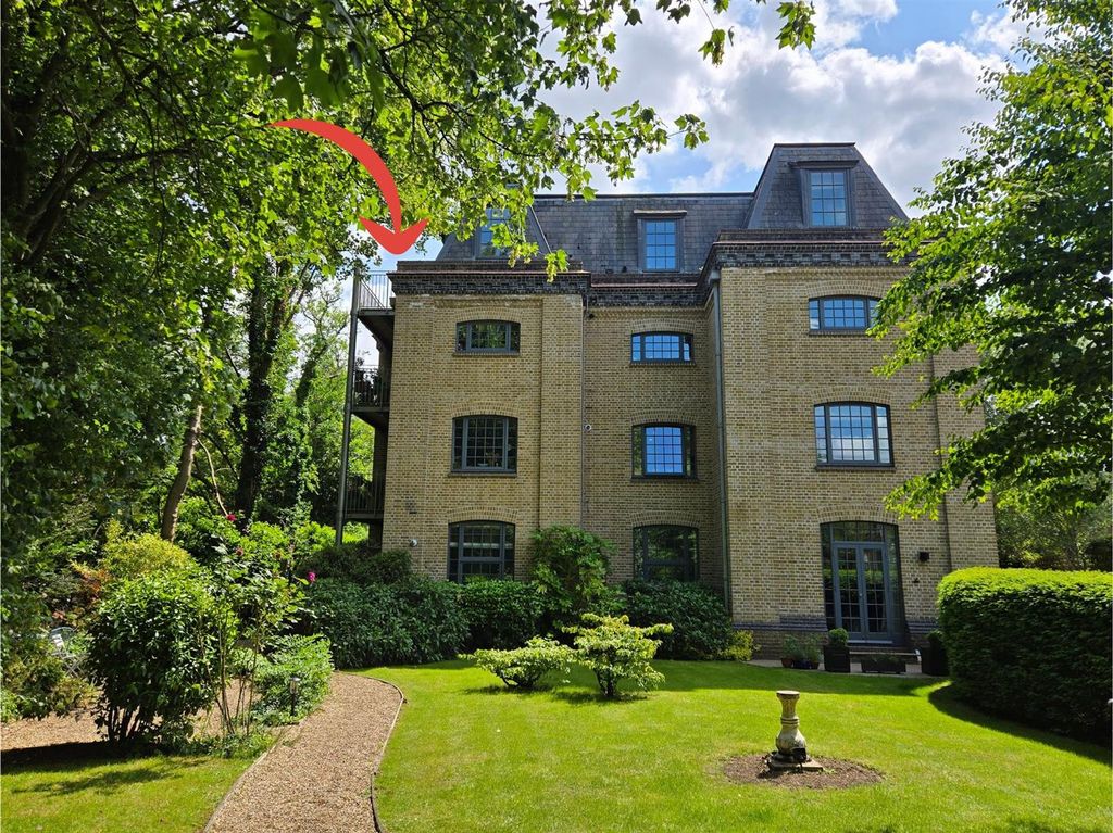 Property photo 1 of 33 Attractive Communal Gardens