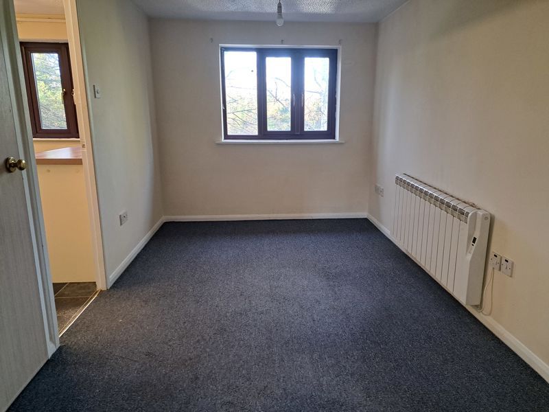 Property photo 2 of 10 Photo 4