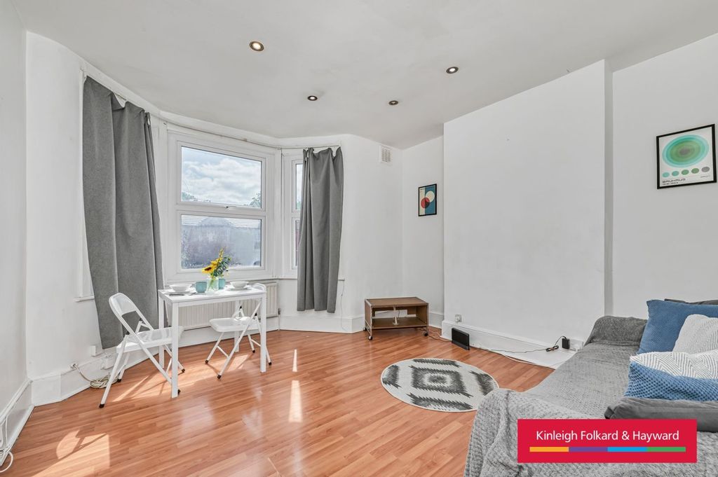 Property photo 2 of 15 Picture No. 16
