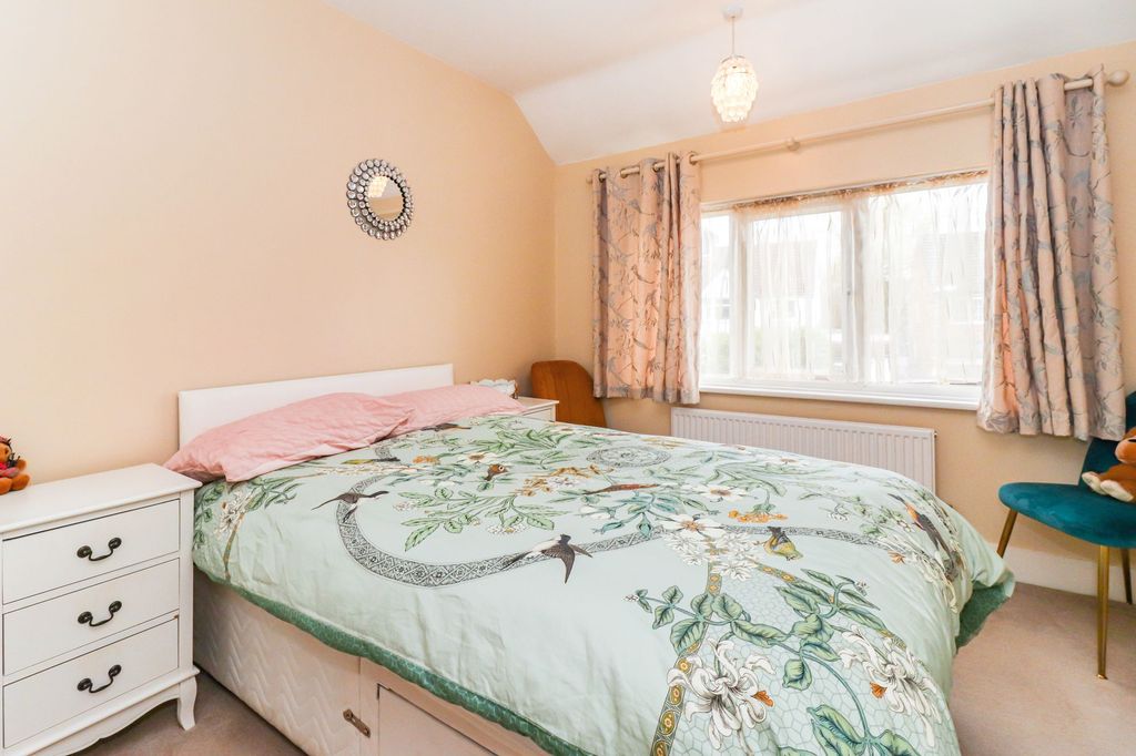Additional image 11 of 3 bed semi-detached house for saleThe Crescent, Abbots Langley WD5