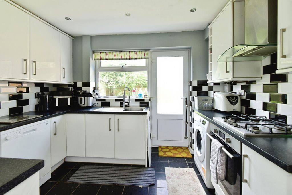 Property photo 3 of 25 Pbox-Img.Jpg