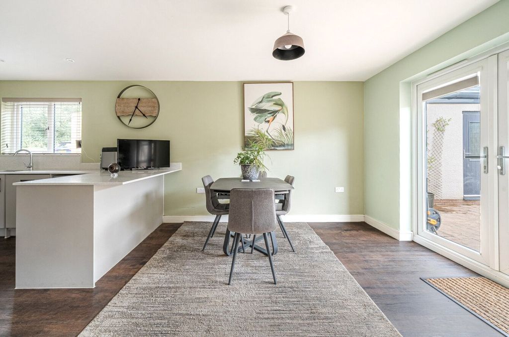 Property photo 3 of 20 1328785-16-687Fd2...