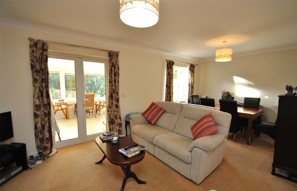 Property photo 2 of 17 Picture No. 13