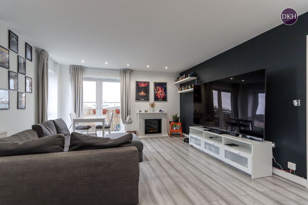 Property photo 2 of 12 Picture No. 14