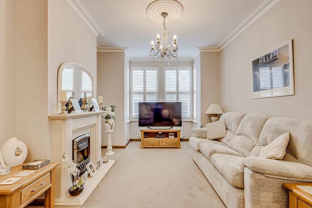 Property photo 3 of 24