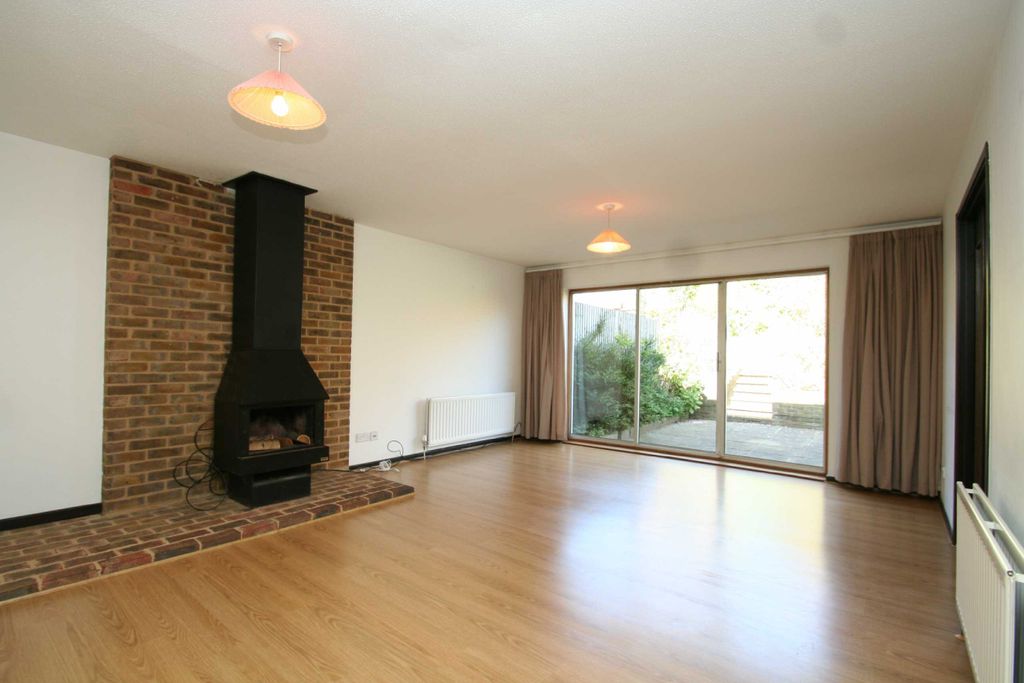 Property photo 2 of 7 Living Room