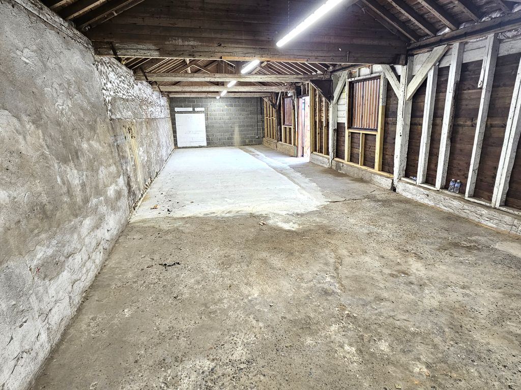 Property photo 3 of 6