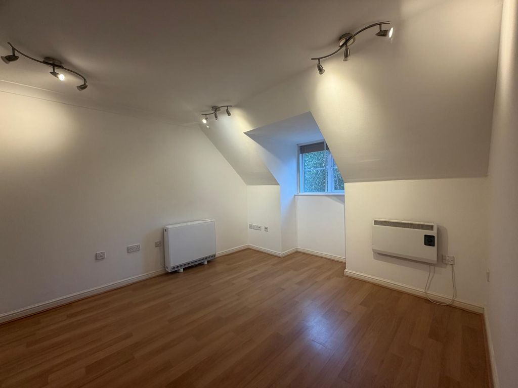 Property photo 3 of 7 Living Room