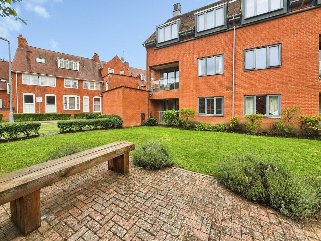 Property photo 1 of 12 Pbox-Img.Png