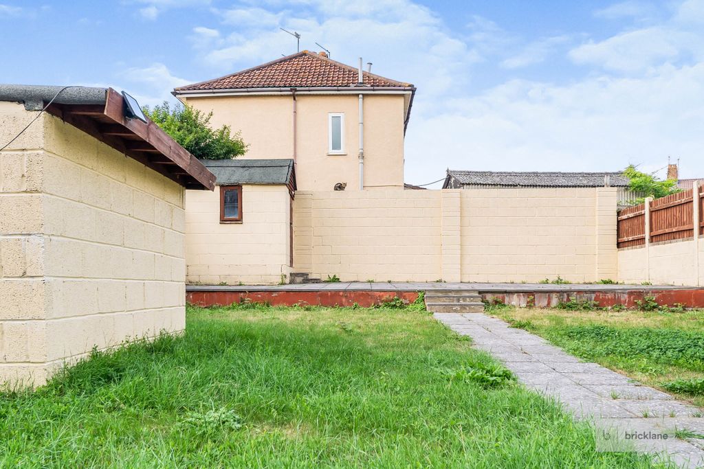 Property photo 3 of 13