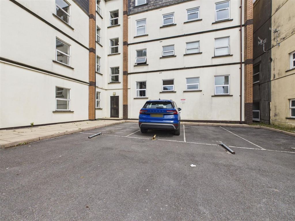 Property photo 3 of 11 Allocated Parking
