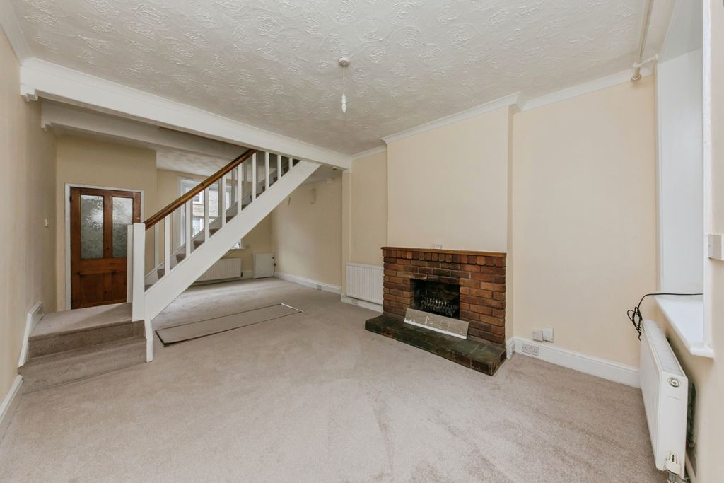 Property photo 2 of 17 Pbox-Img.Jpg