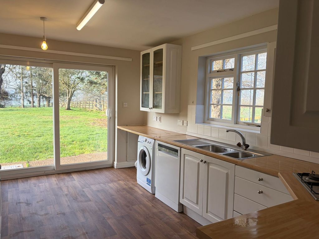 Property photo 2 of 19 Kitchen