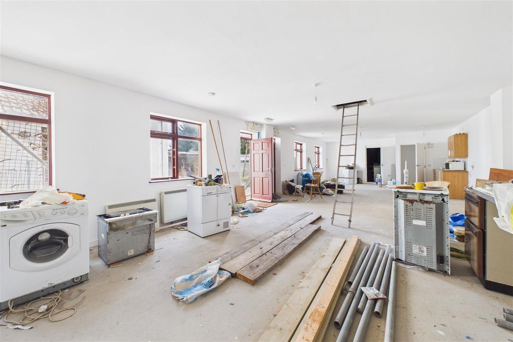 Additional image 15 of 4 bed flat for saleHighridge Road, Bishopsworth, Bristol BS13