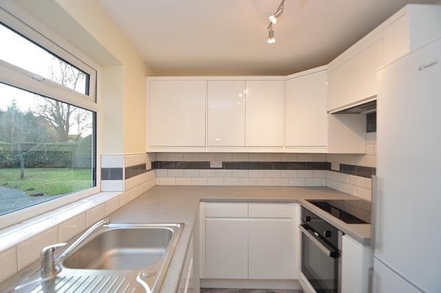 Property photo 2 of 8 Kitchen
