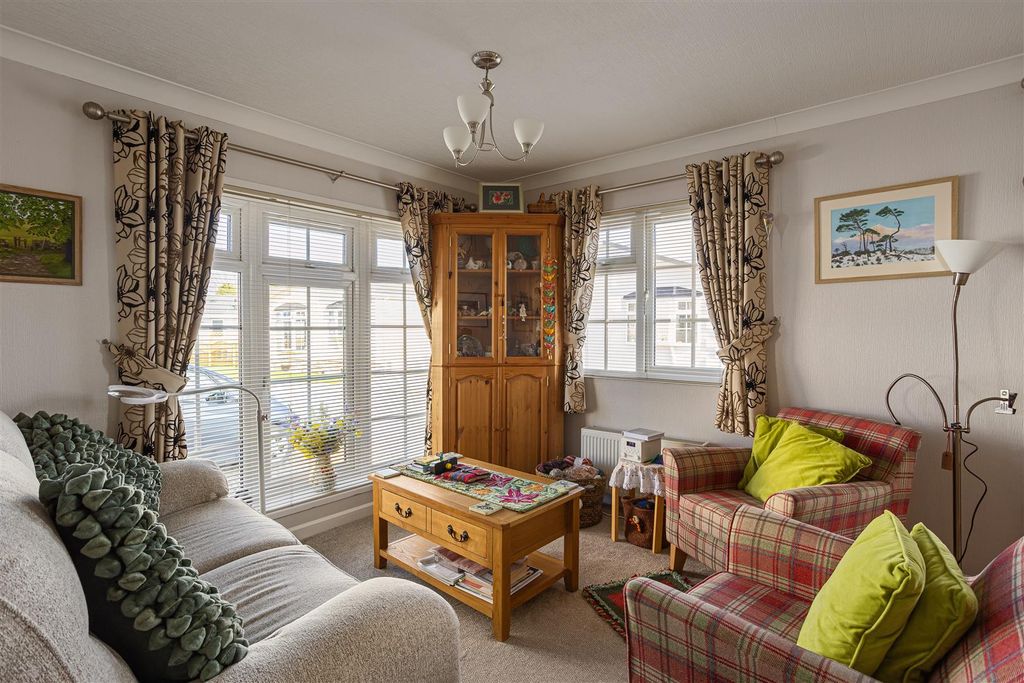 Property photo 2 of 33 8_Beech_Avenue_49.Jpg