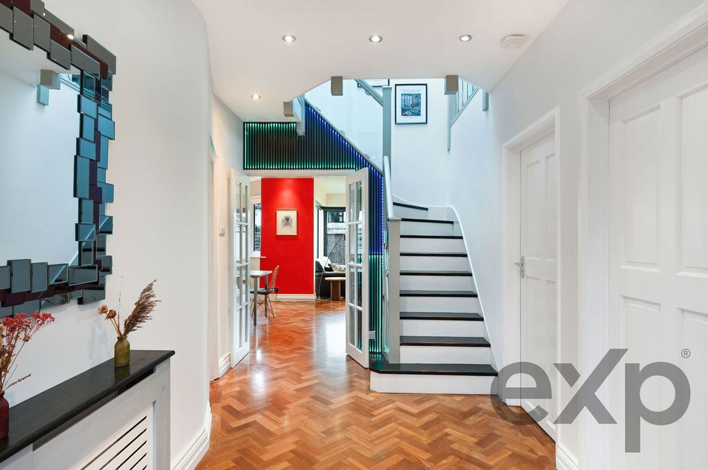 Property photo 2 of 29