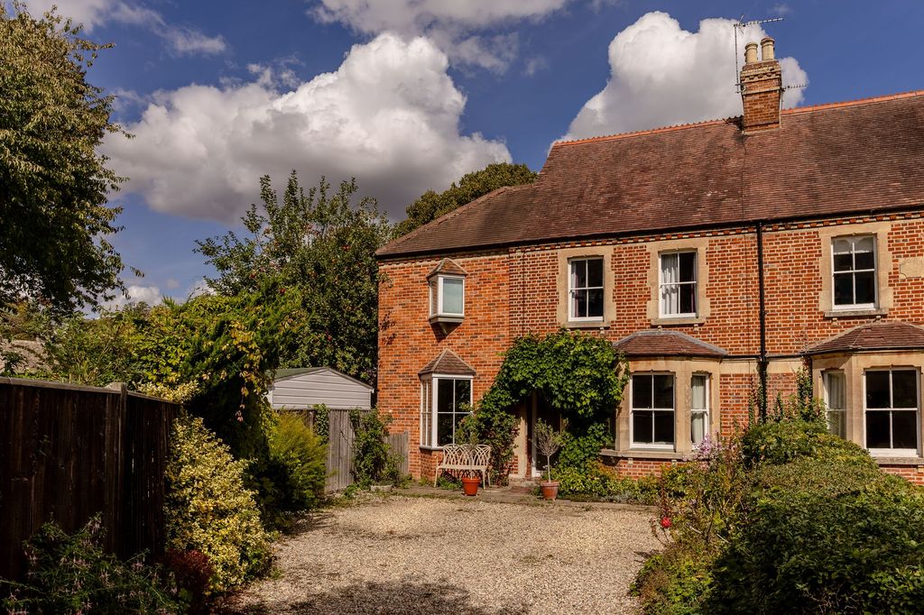 Property photo 1 of 29