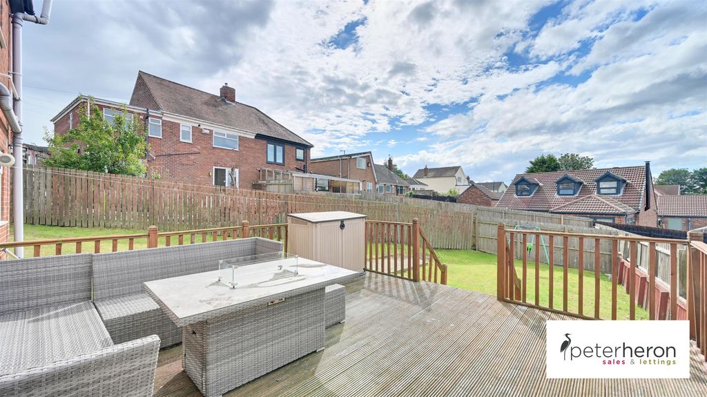 Property photo 2 of 26 Outside