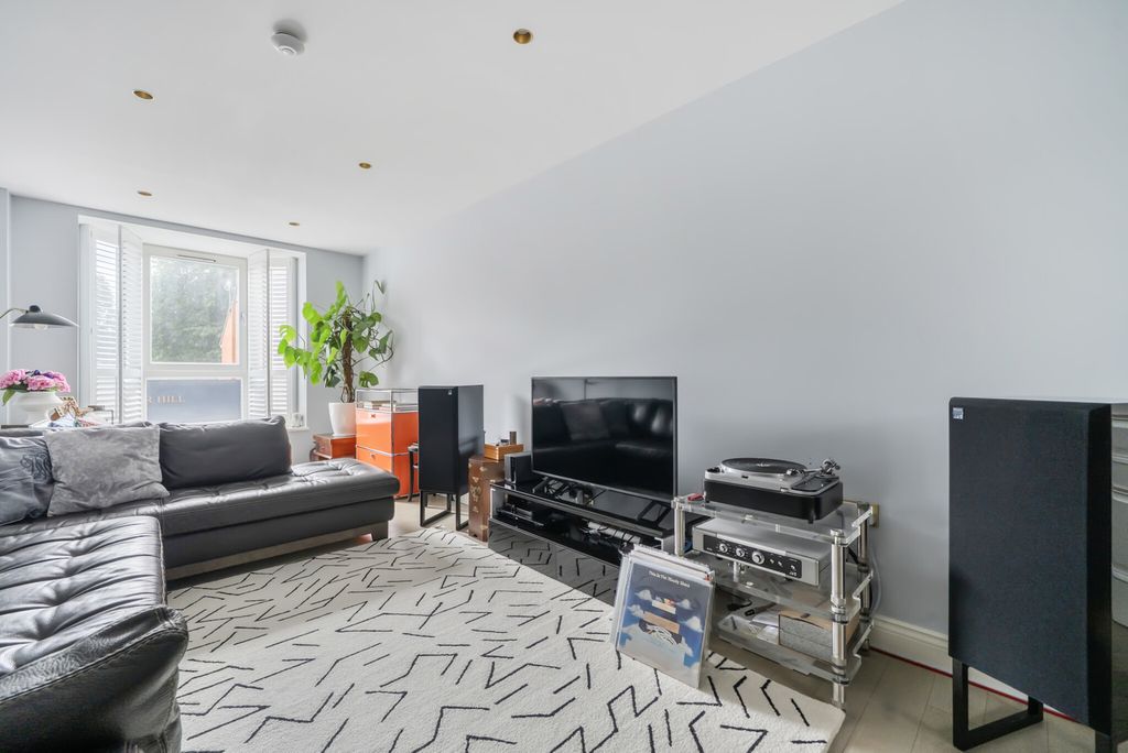 Property photo 2 of 18 1468485-5-6A213F2...