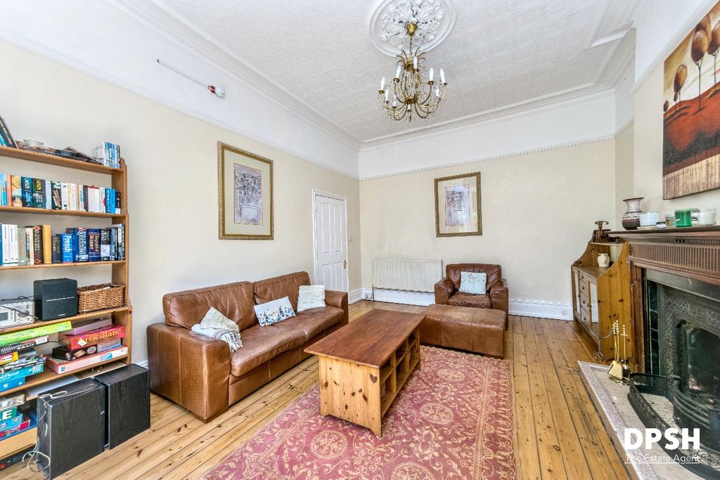 Property photo 3 of 54