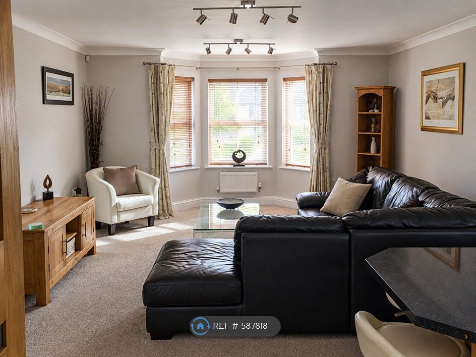Property photo 2 of 5 Living Room