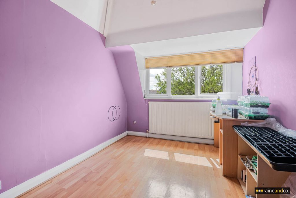 Additional image 15 of 5 bed detached house for saleMymms Drive, Brookmans Park, Hatfield AL9