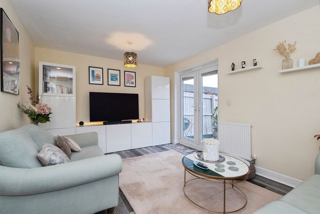 Property photo 2 of 19 Pbox-Img.Jpg