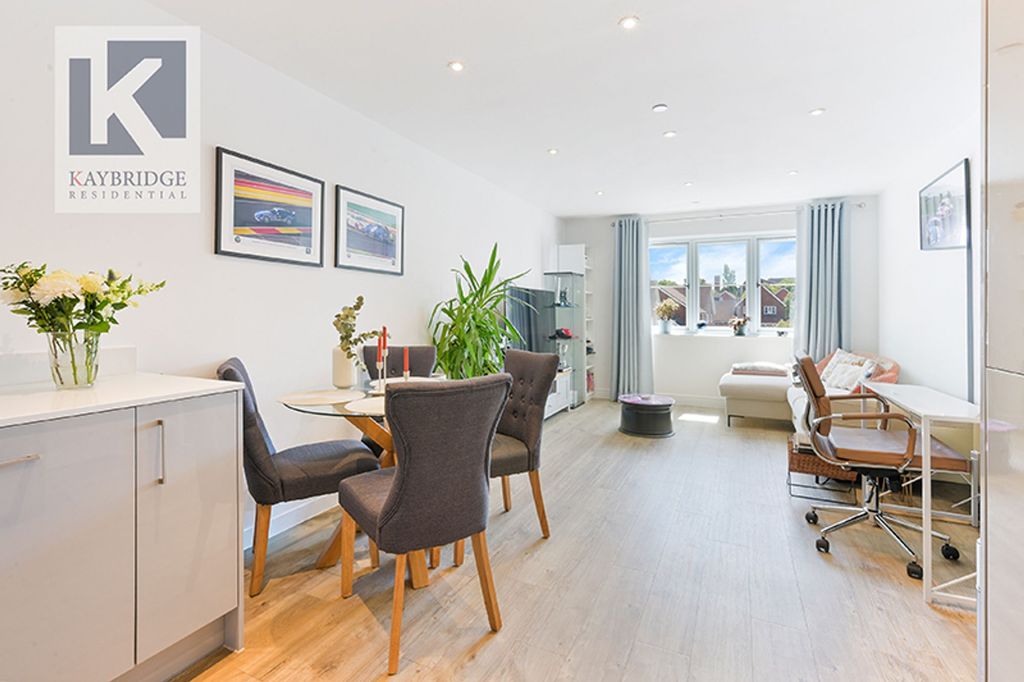 Property photo 2 of 9 Aurora House, Ceres Crescent - Kt17 1Fe