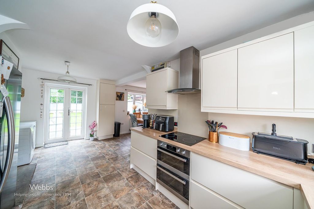Property photo 3 of 27 Â© Webbs Estate Agents Â© (106 Of 116).Jpg