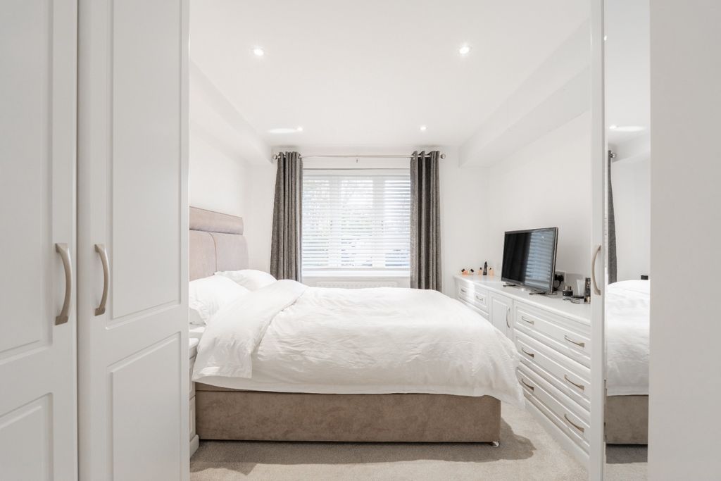 Property photo 3 of 20 4646203